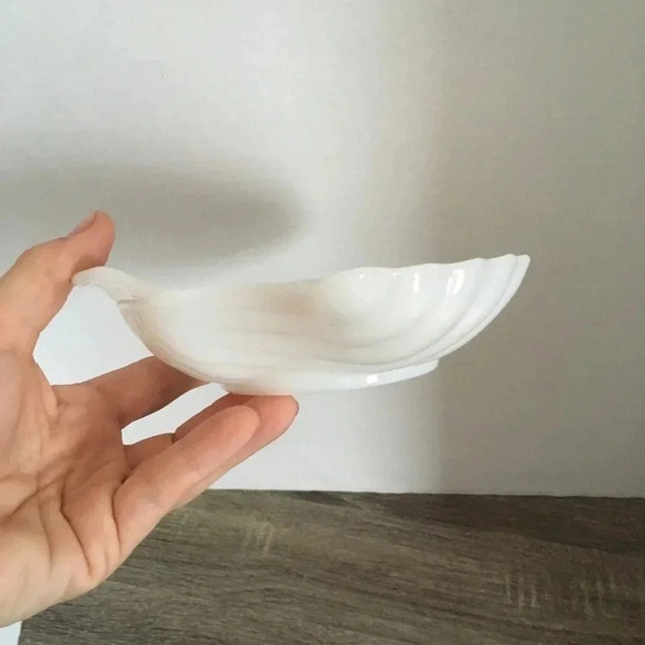 Vtg  Fire King Shell dish - Picture 3 of 5